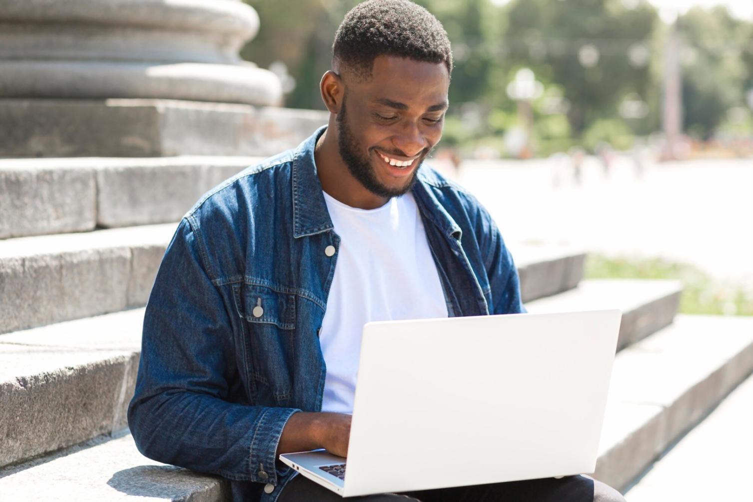 Sesión práctica de análisis financiero con herramientas especializadas