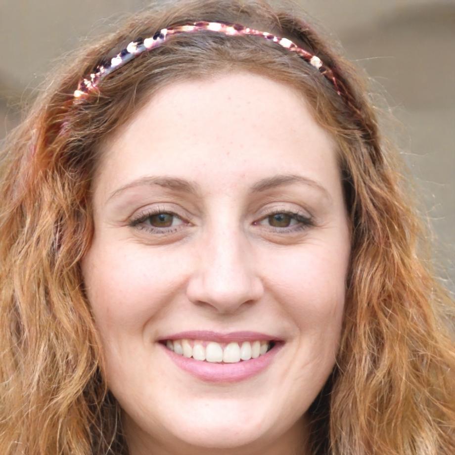 Retrato profesional de Esperanza Collazo, experta en métricas de rendimiento